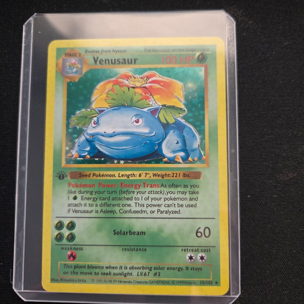Pokémon Venusaur Replica Card. Comes with plastic protective sleeve.